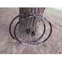 NoTubes Crest 29er + Novatec 1495grs