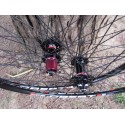 NoTubes Crest 29er + Novatec 1495grs